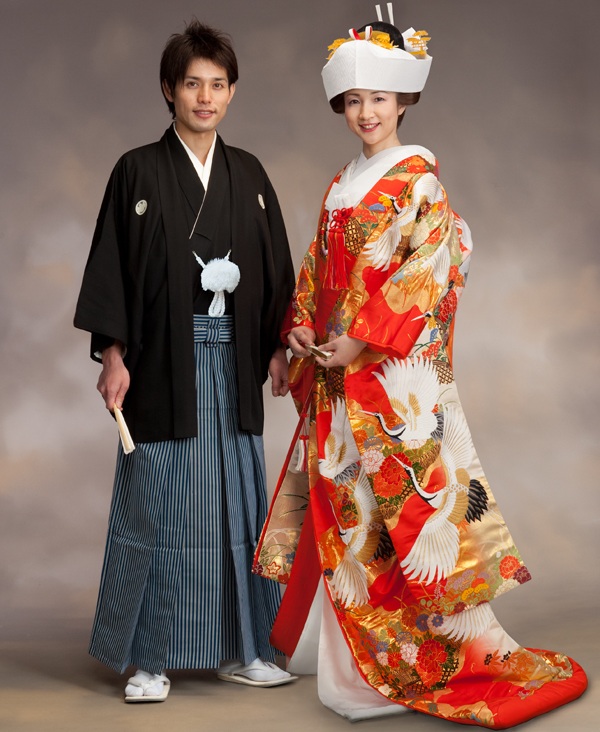 Văn Hóa: Dưới đây là bộ sưu tập hình ảnh đa dạng và phong phú về văn hóa Nhật Bản, từ trang phục truyền thống, hình ảnh phong cảnh, tới các nét đặc trưng trong nghệ thuật và thậm chí là ẩm thực. Hãy cùng nhau khám phá vẻ đẹp đa sắc màu của đất nước hoa anh đào này.